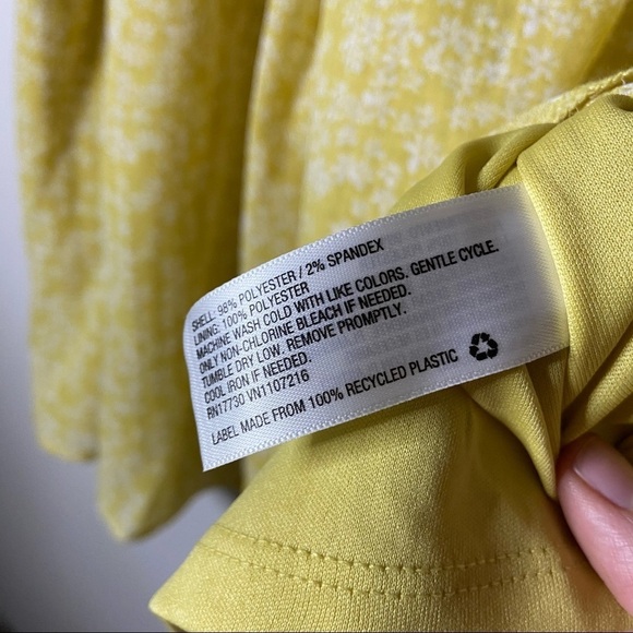 NWOT Floral Ruffle Blouse Maternity Yellow Cascade Sleeve Spring Summer XXL - Picture 7 of 9